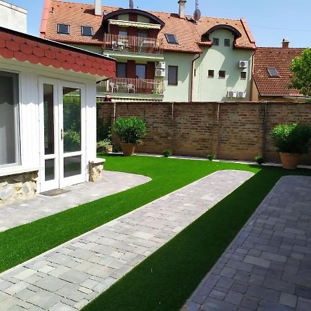 Zoli Apartmanok-Zoli Koelcsey 19 Villa Hajduszoboszlo Exterior photo